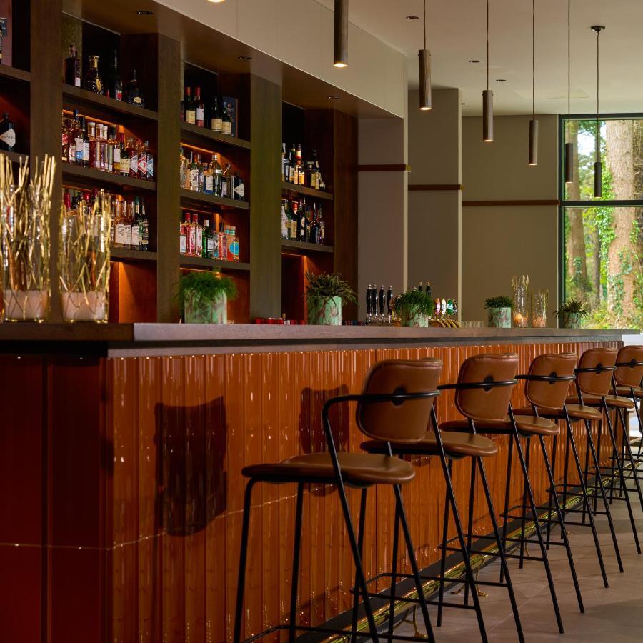 Castlemartyr Resort Hotel Zewnętrze zdjęcie The bar at the hotel