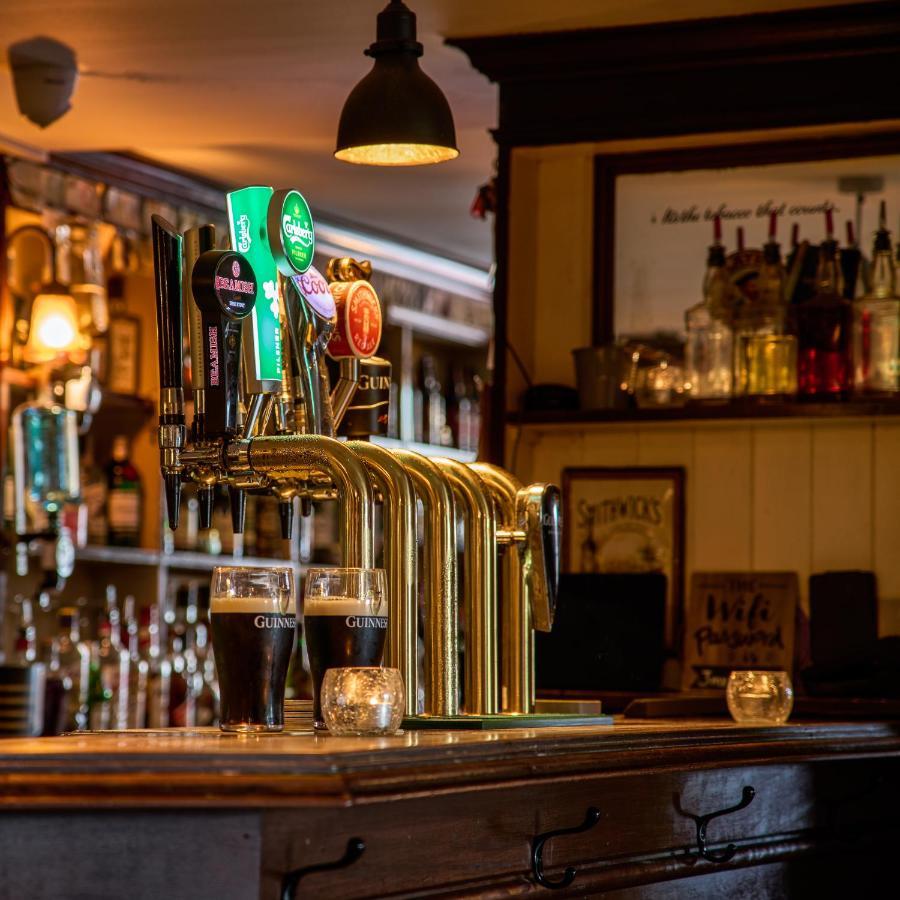 Castlemartyr Resort Hotel Zewnętrze zdjęcie Beer taps in a pub