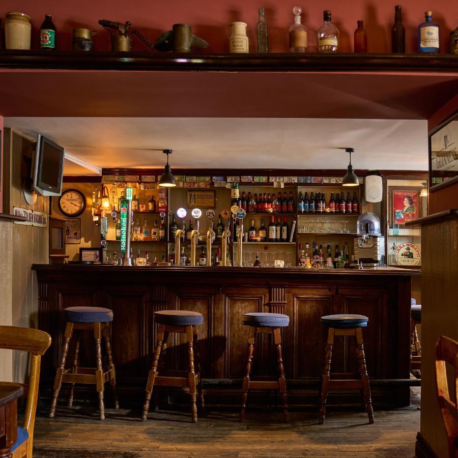 Castlemartyr Resort Hotel Zewnętrze zdjęcie The bar at The Old Red Lion