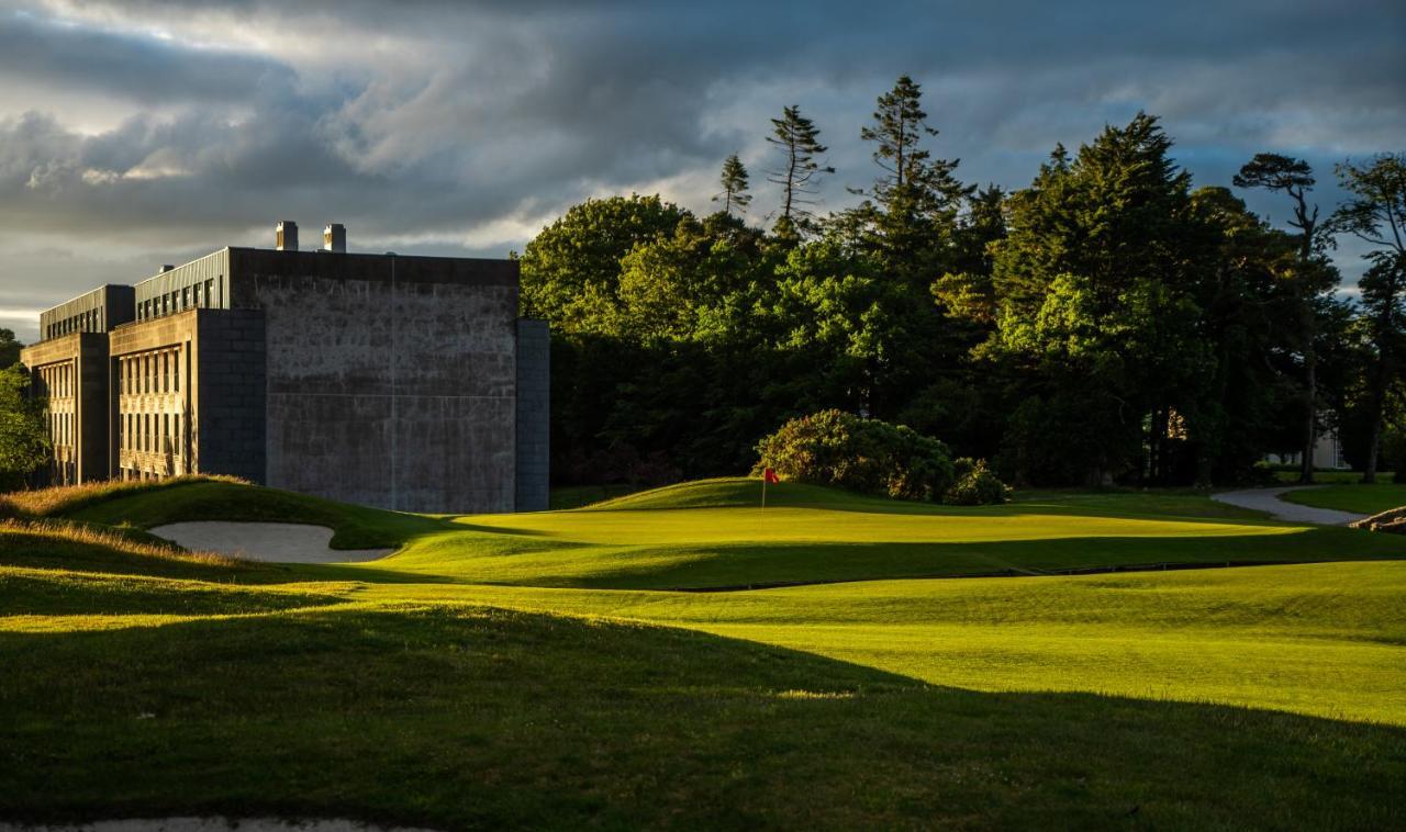 Castlemartyr Resort Hotel Zewnętrze zdjęcie The 18th green