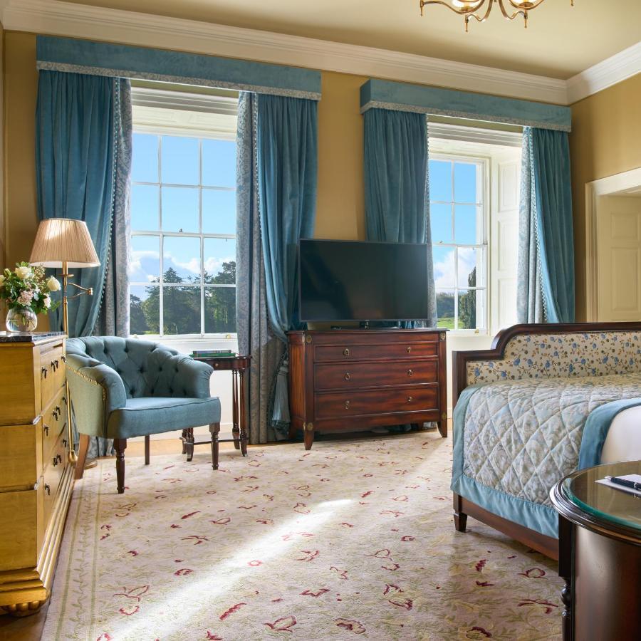 Castlemartyr Resort Hotel Zewnętrze zdjęcie A bedroom at the hotel